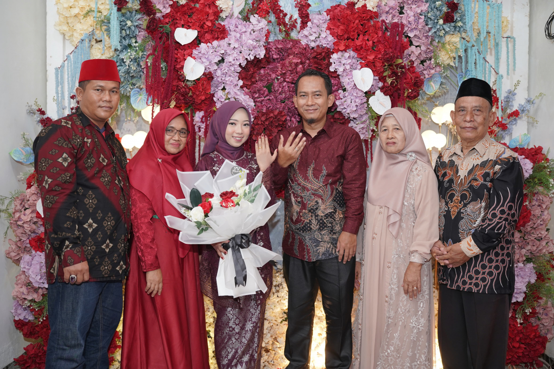 https://kukung-windri.webnikah.com/dirmember/00000028/kukung/photo-275748-324819-l-202506230131.jpg