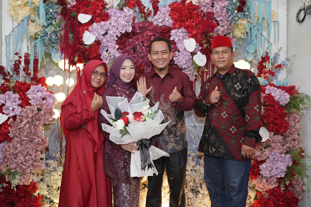 https://kukung-windri.webnikah.com/dirmember/00000028/kukung/photo-275748-326330-l-202508050433.jpg