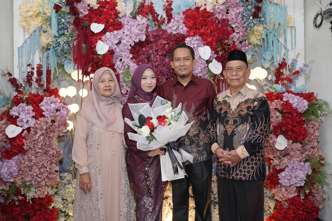 https://kukung-windri.webnikah.com/dirmember/00000028/kukung/photo-275748-326331-l-202508050434.jpg